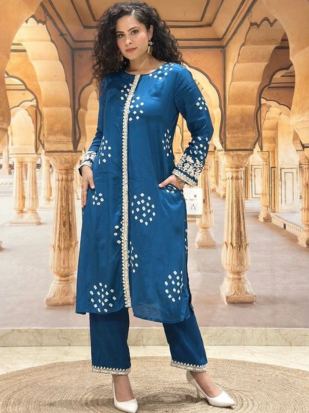 BHAGYESH FASHION Women Ethnic Motifs Printed Regular Thread Work Kurta with Trousers