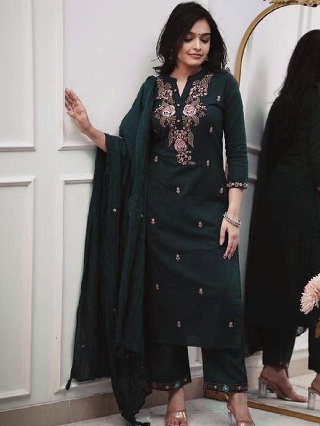 KRYSAL Women Ethnic Motifs Embroidered Regular Thread Work Kurta with Trousers & With Dupatta