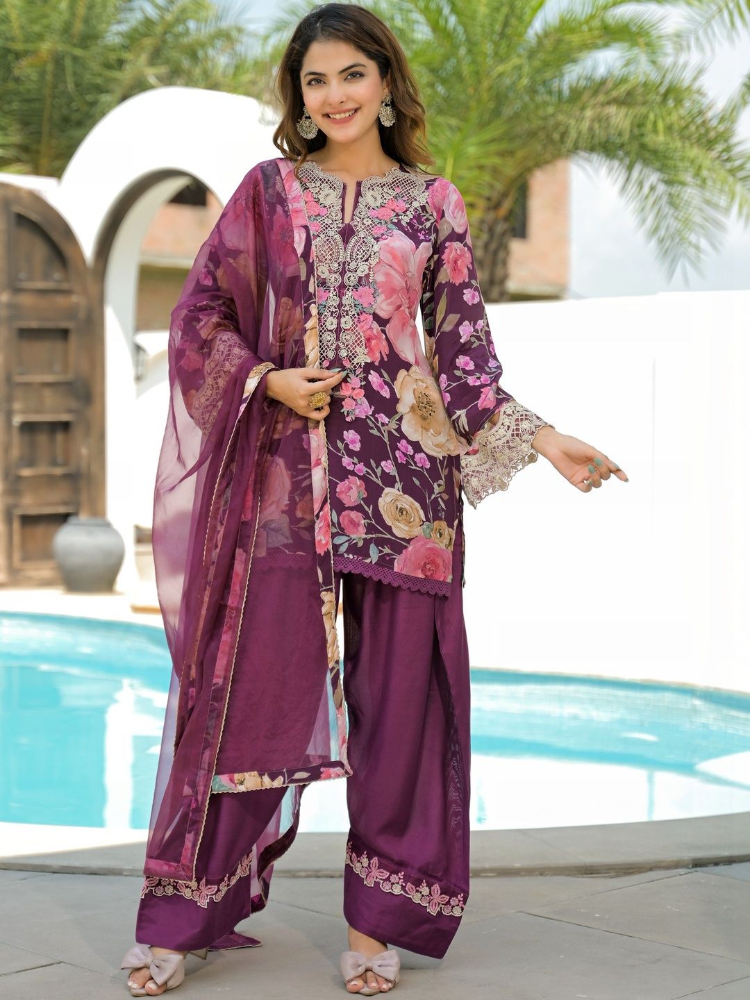 Bairaas Women Floral Embroidered Regular Kurta with Palazzos and Dupatta