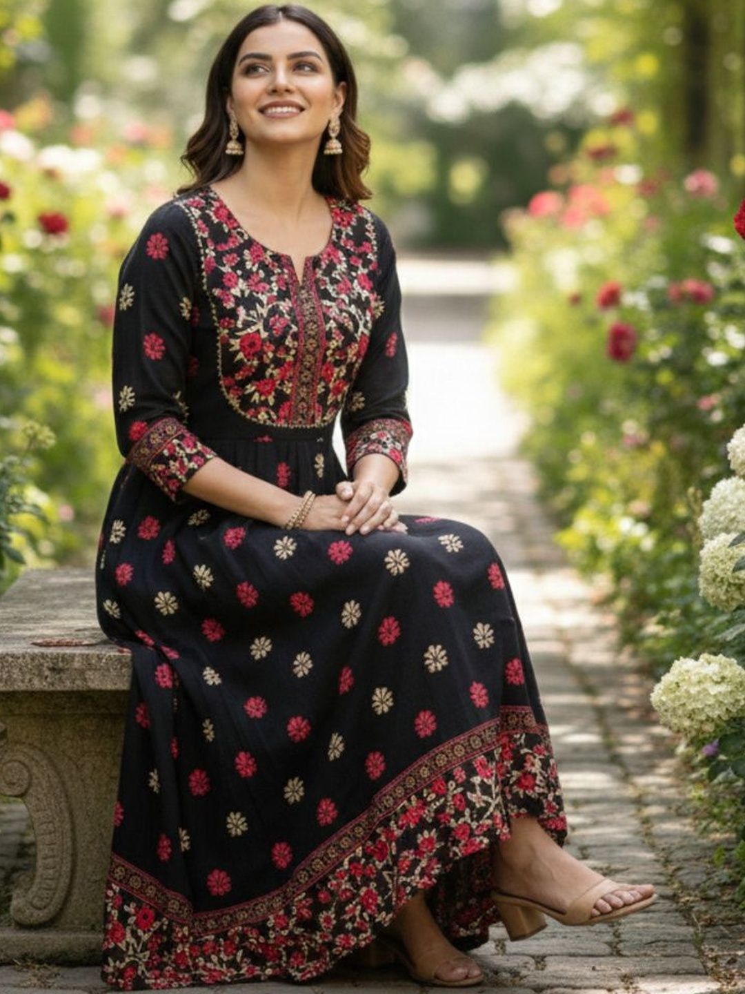 GIPTIP Floral Printed Thread Work Thread Work Empire Anarkali Kurti