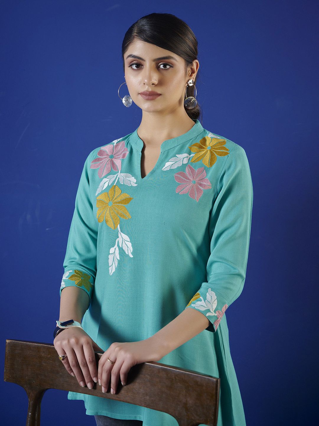 Anouk Women Floral Embroidered Thread Work  Kurti