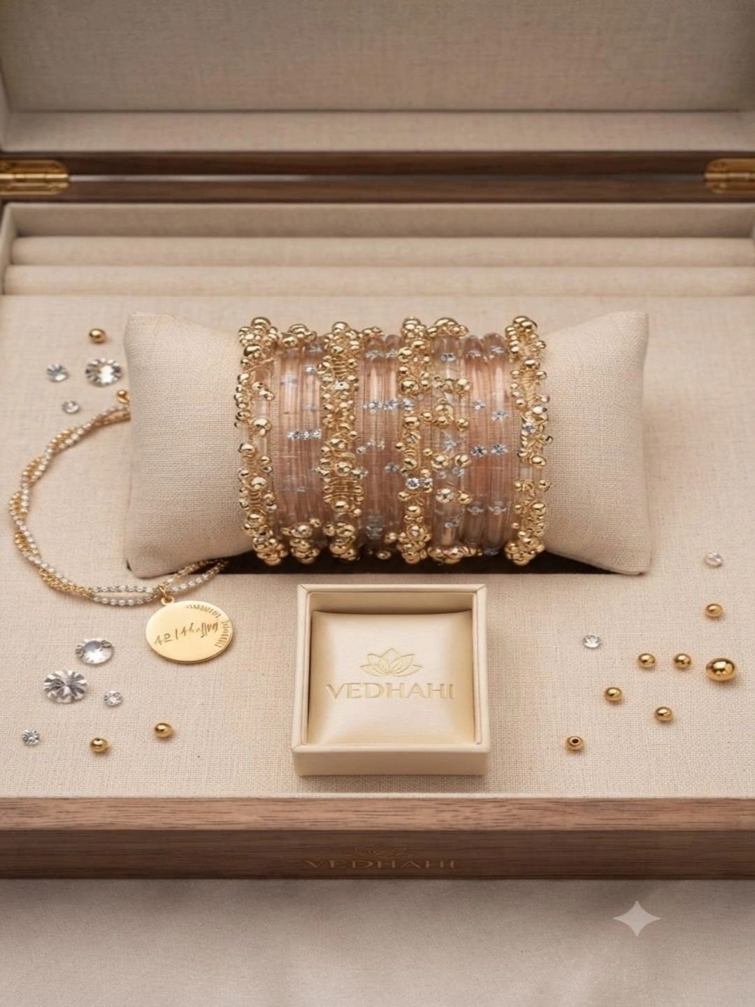 vedhahi Bangle