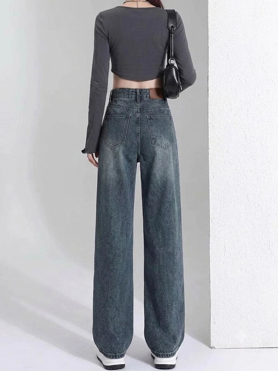 Women Straight Fit High-Rise Light Fade Jeans 2