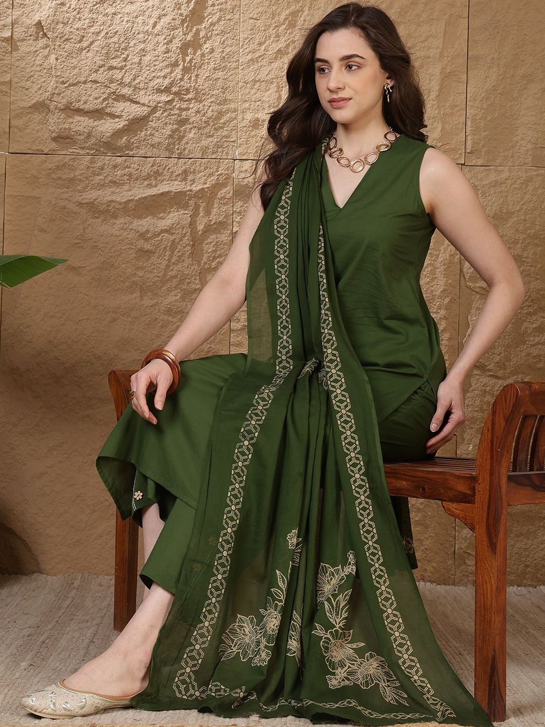 Anouk Women Ethnic Motifs Regular Thread Work Pure Cotton Kurta with Trousers & With Dupatta