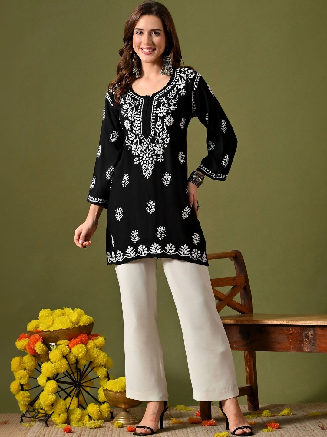 Syrish Ethnic Motifs Embroidered Chikankari Handloom Chikankari Kurti