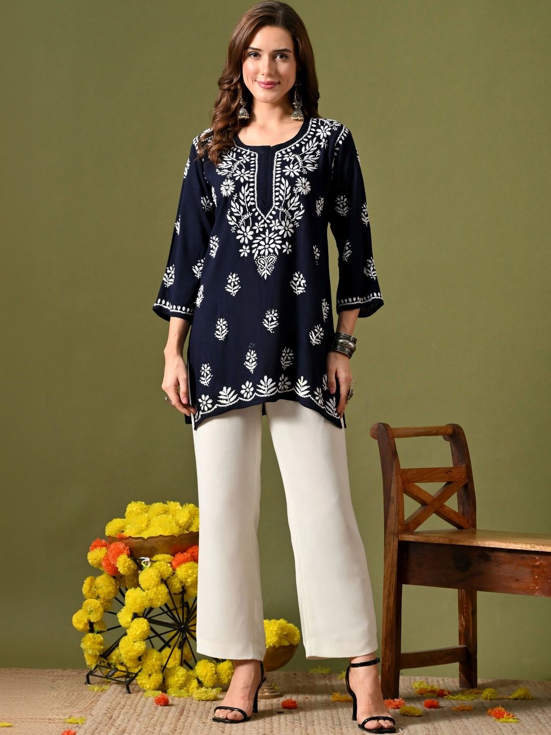 Syrish Ethnic Motifs Embroidered Chikankari Handloom Chikankari Kurti