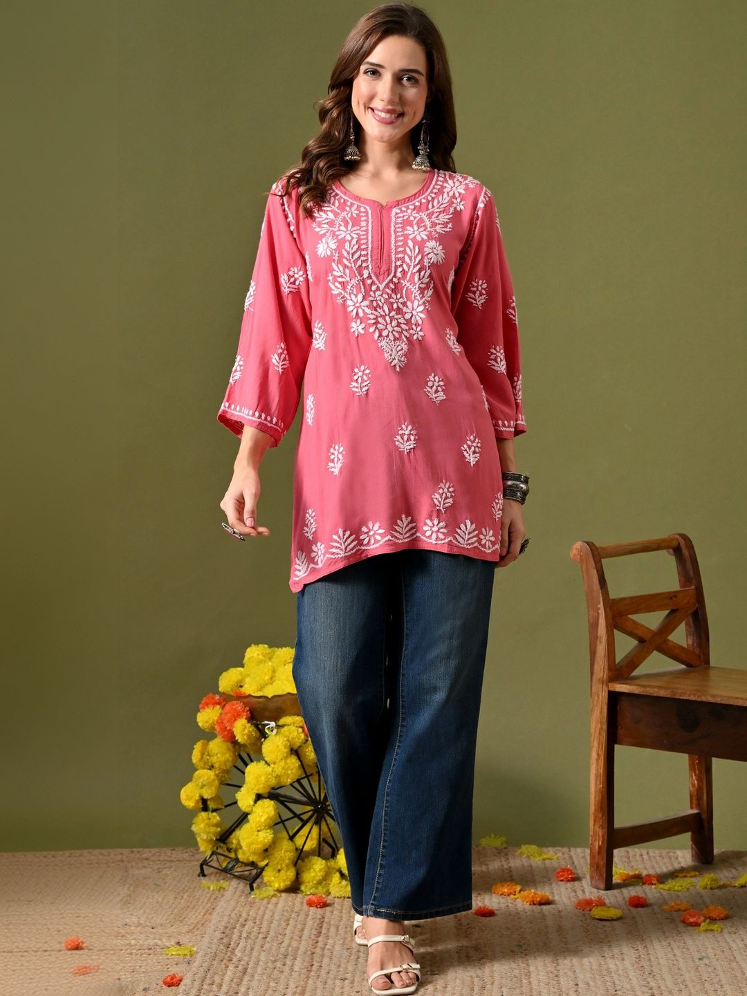 Syrish Floral Embroidered Chikankari Handloom Chikankari Kurti