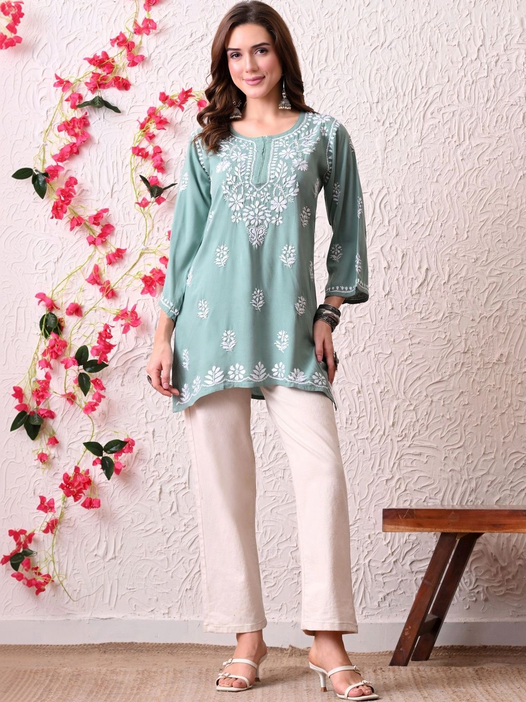 Syrish Ethnic Motifs Embroidered Chikankari Handloom Chikankari Kurti