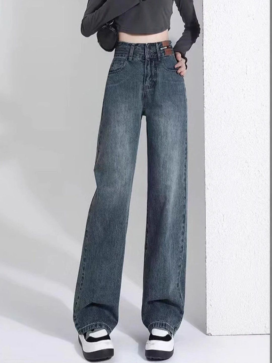 Women Straight Fit High-Rise Light Fade Jeans