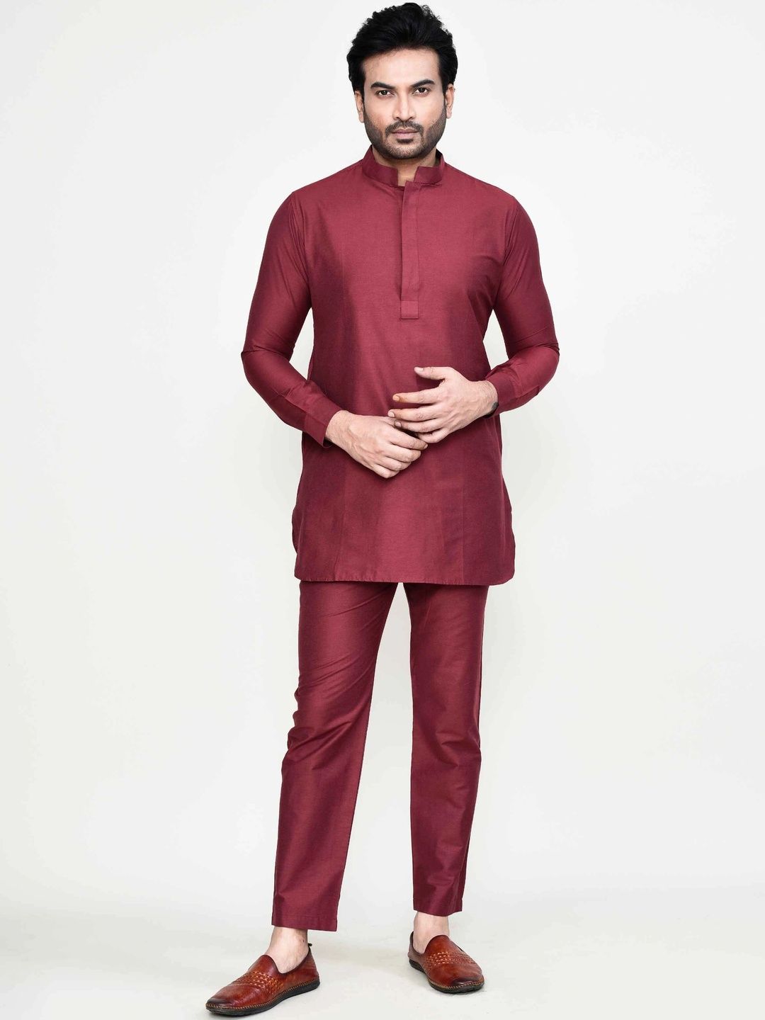 HERE&NOW Men Solid Regular Kurta with Trousers