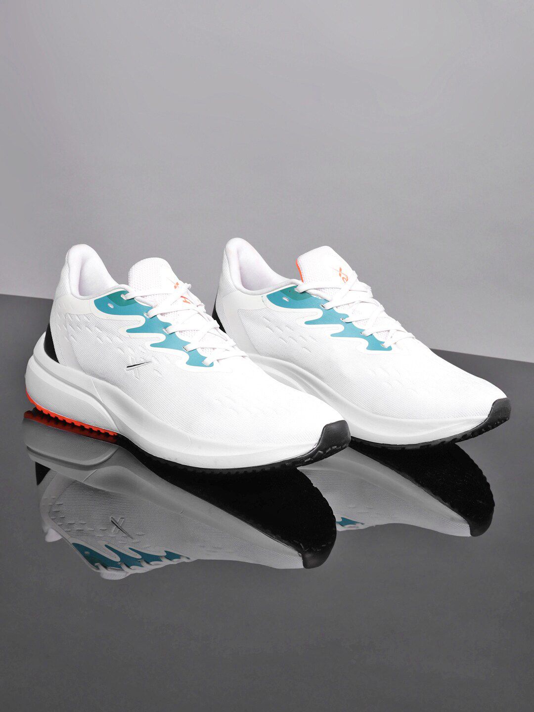 Buy HRX By Hrithik Roshan Men White & Sea Green Zoom Mesh Running Shoes -  - Footwear for Men
