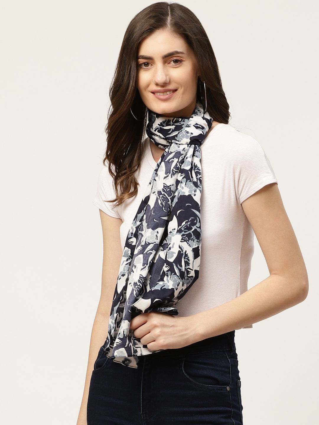 DressBerry Women Black & White Floral Print Stole