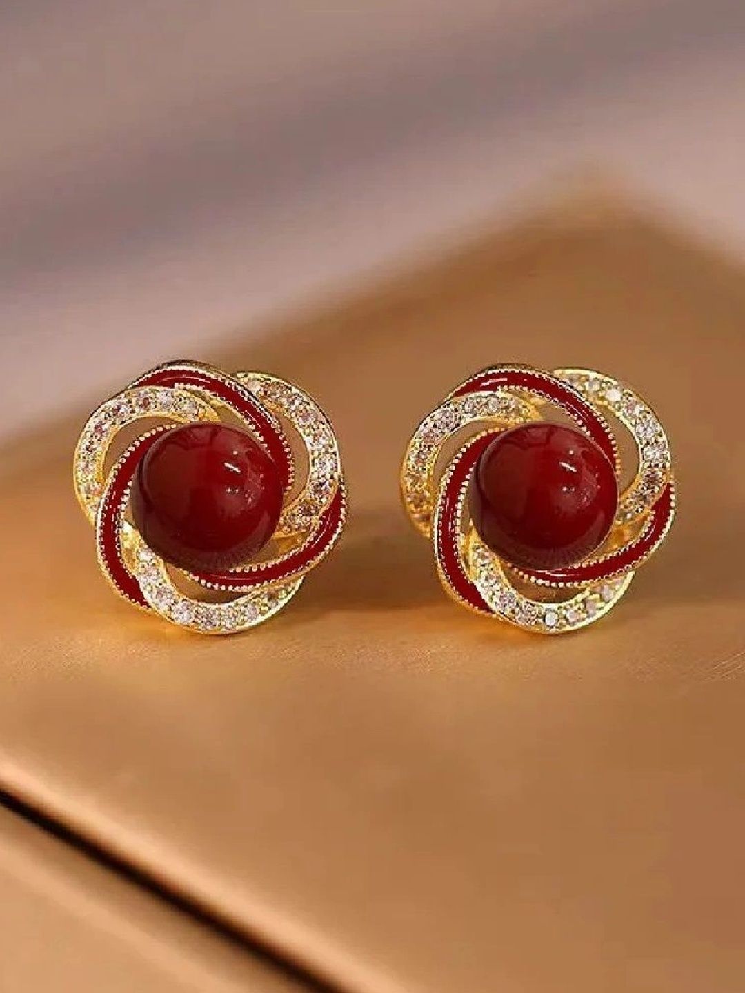 Vivnits Circular Studs Earrings