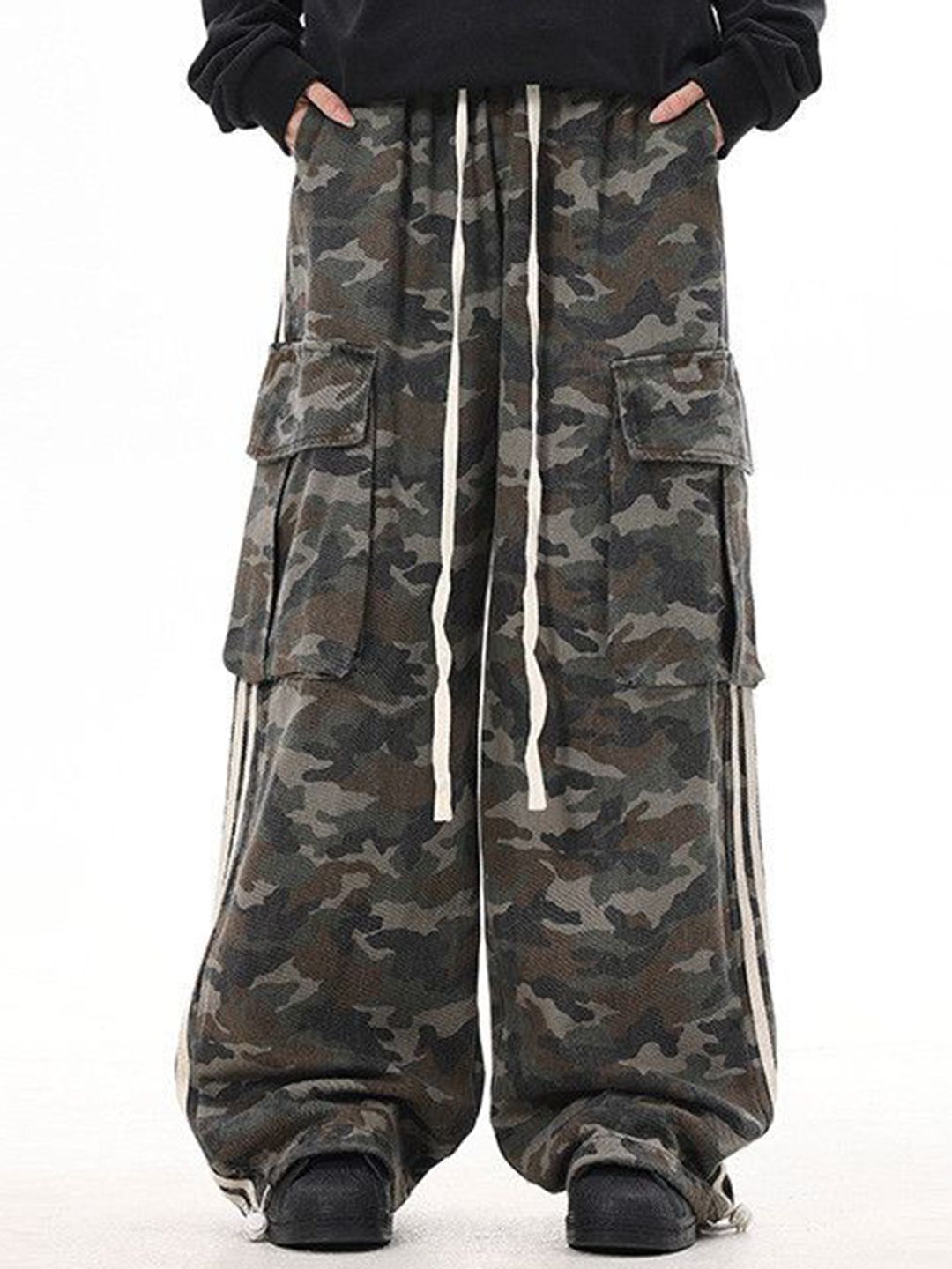 DressBerry Women Camouflage Printed Cargos Trousers
