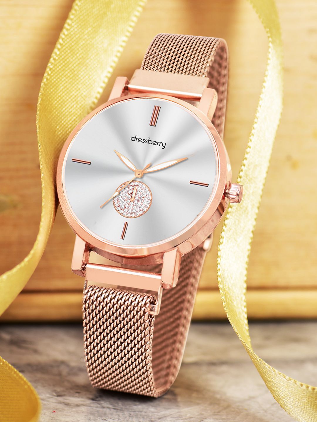 DressBerry Women Dial & Bracelet Style Straps Analogue Watch HOBDB-260-RG