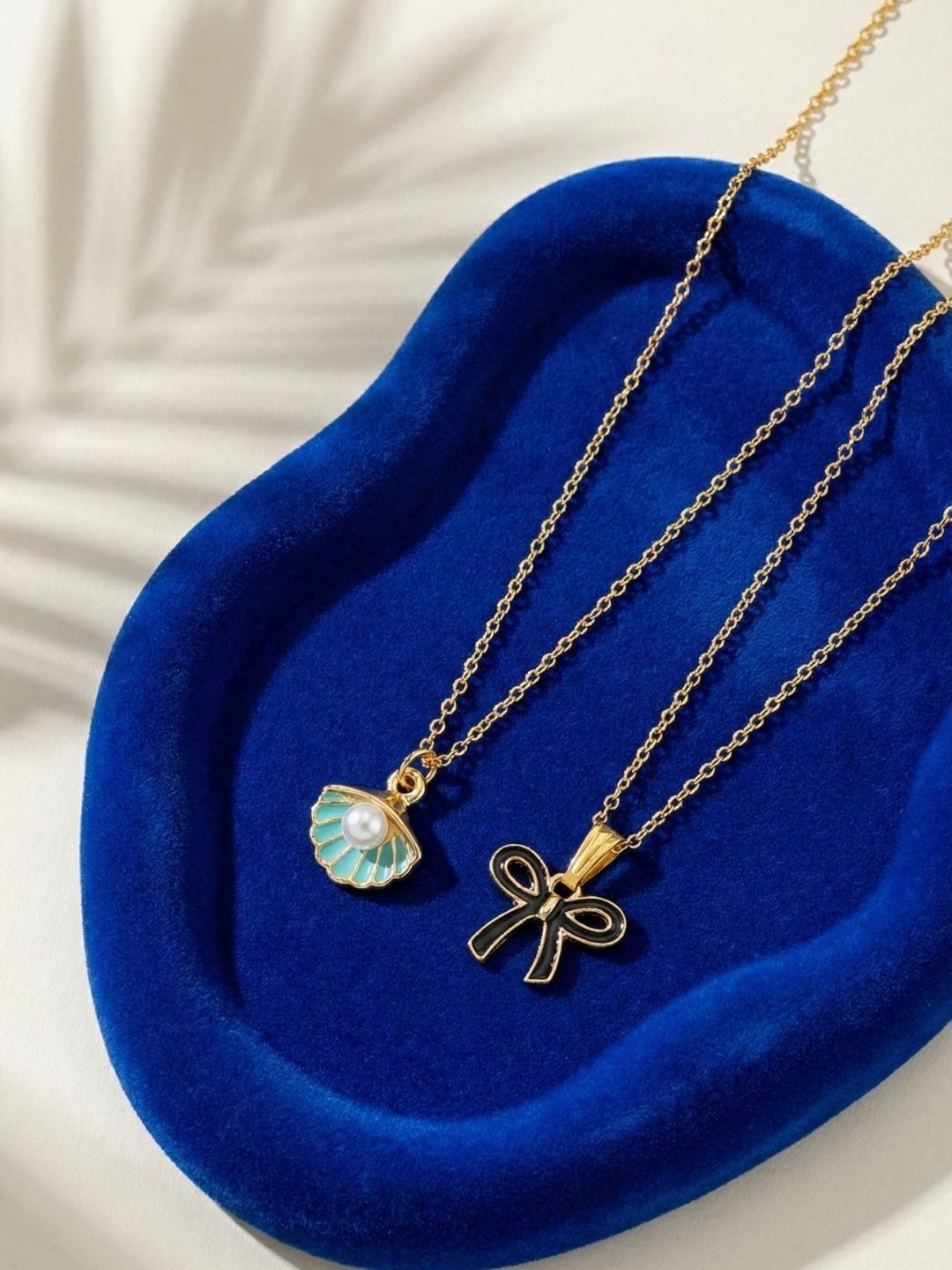 DressBerry Brass Gold-Plated Enamelled Necklace