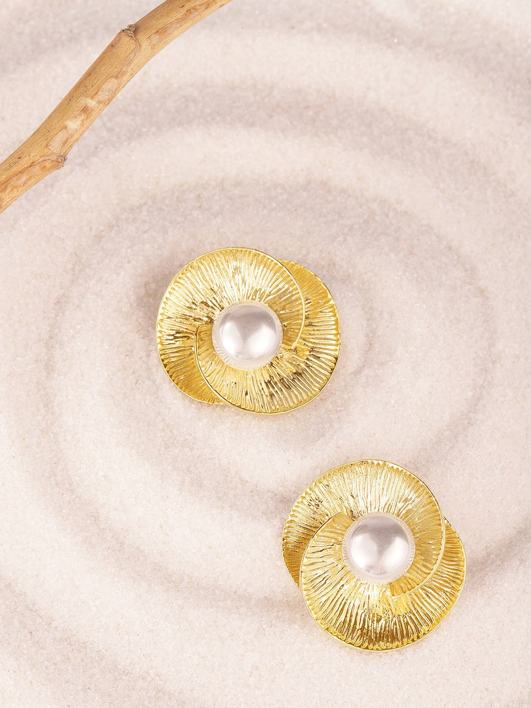 DressBerry Contemporary Studs Earrings