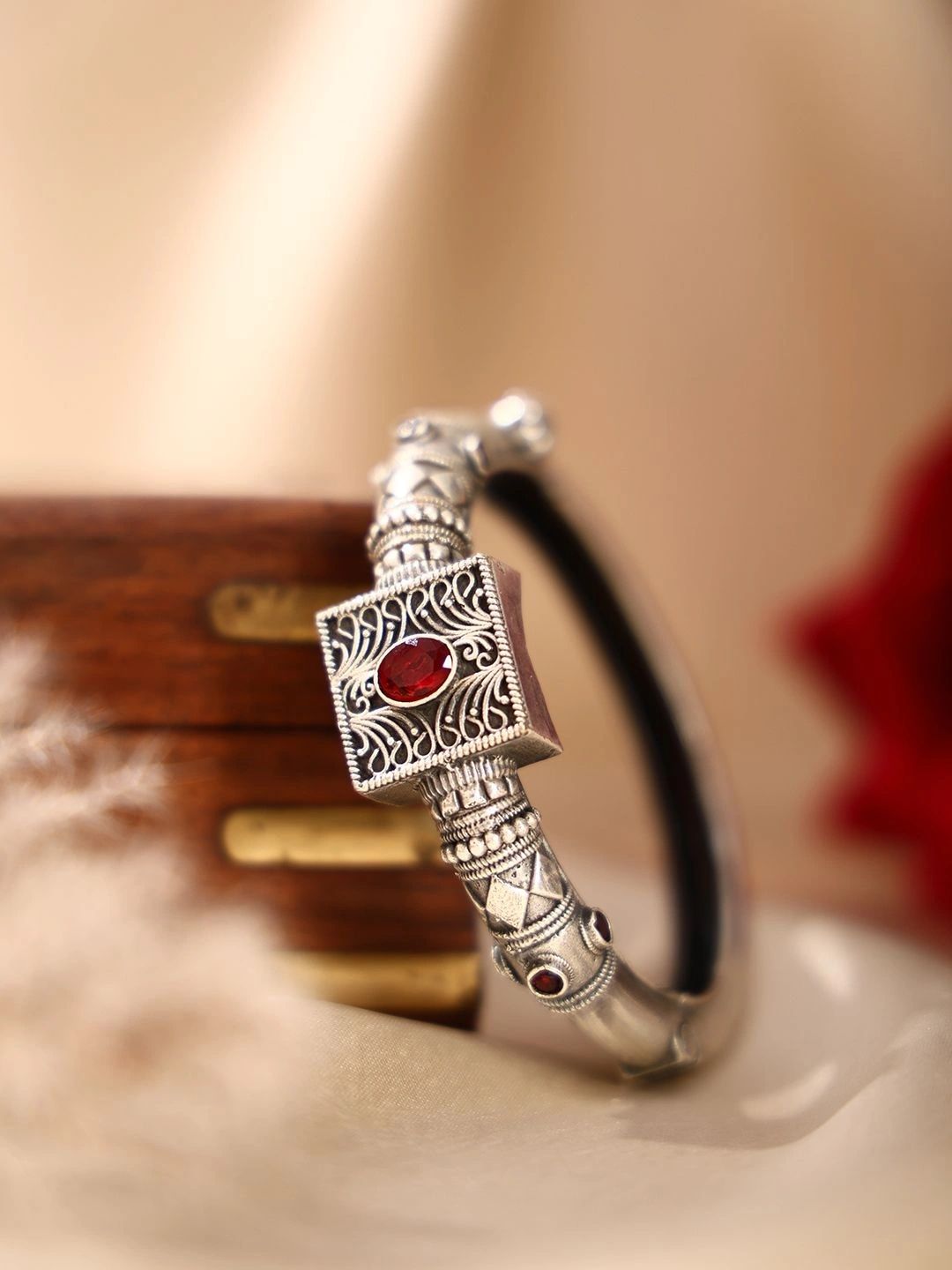 VENI Silver-Plated Oxidised Bangle
