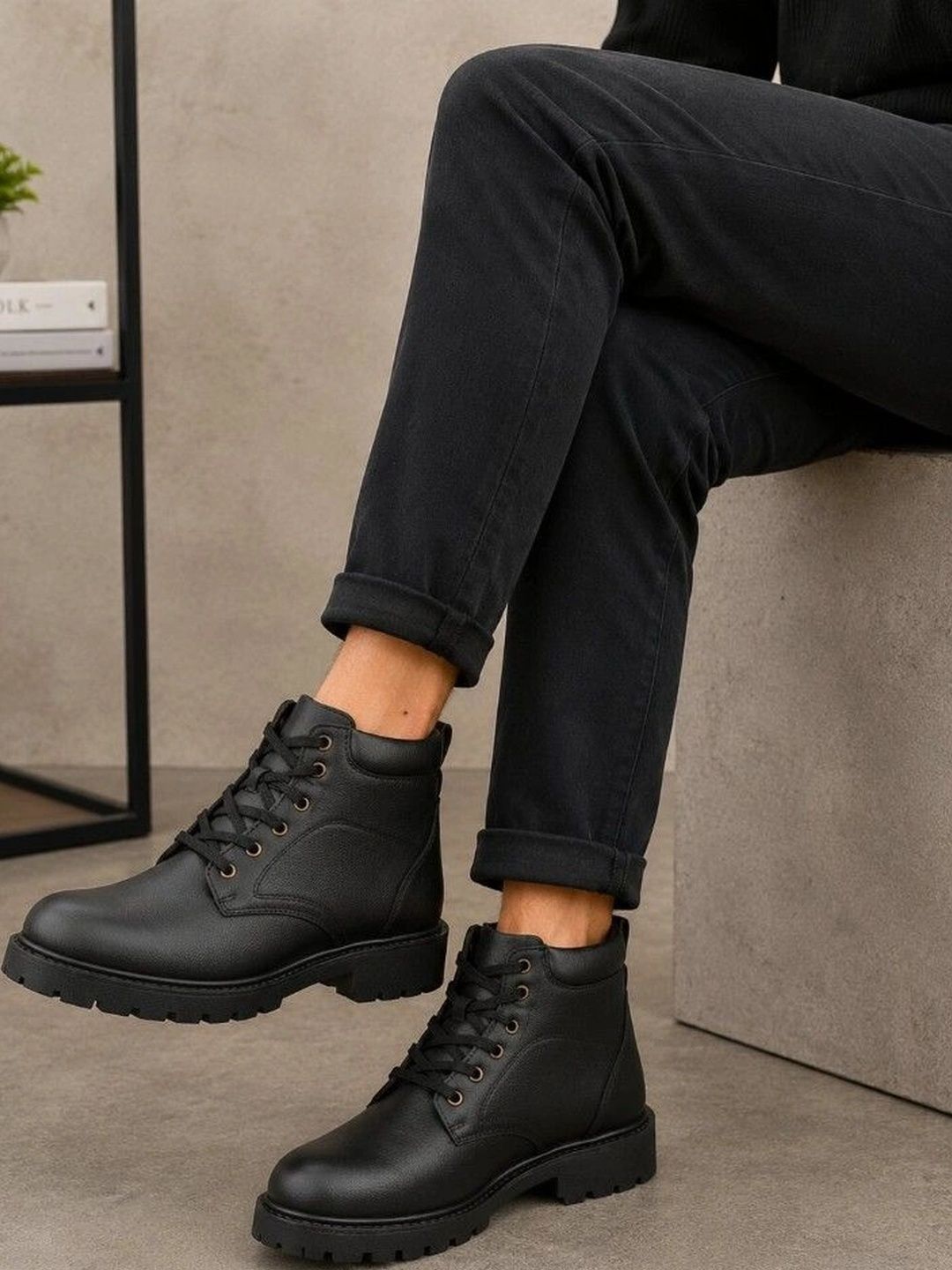 The Roadster Lifestyle Co Men Round Toe Lace-Ups Regular Boots