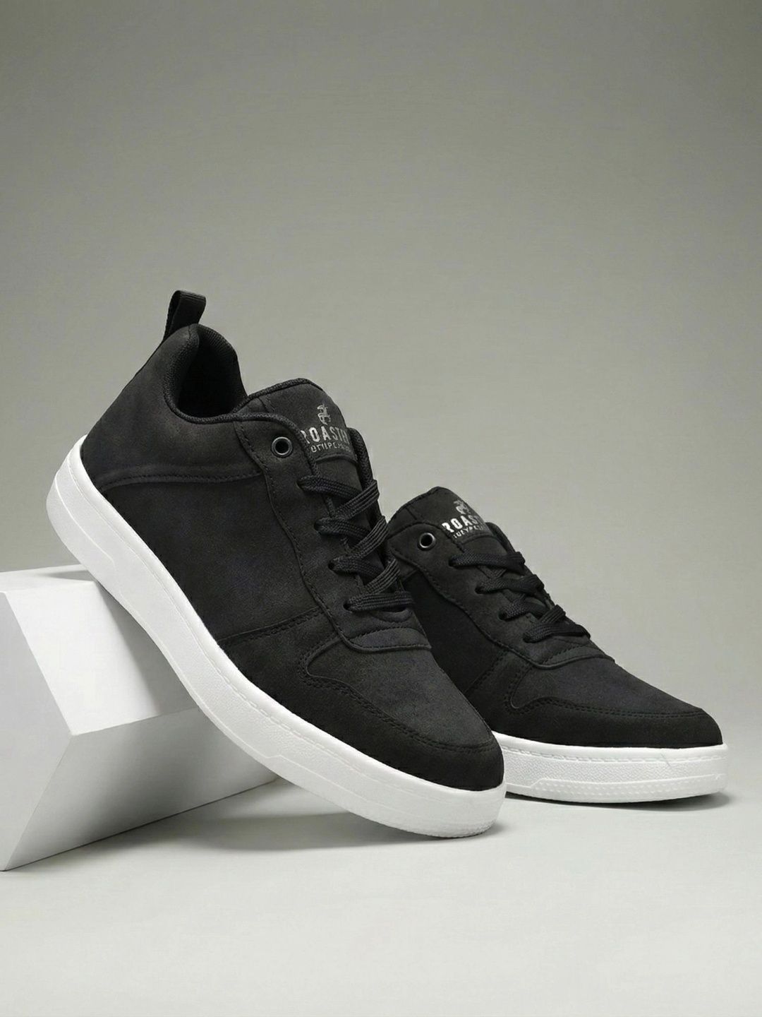ROASTER Men Sneakers