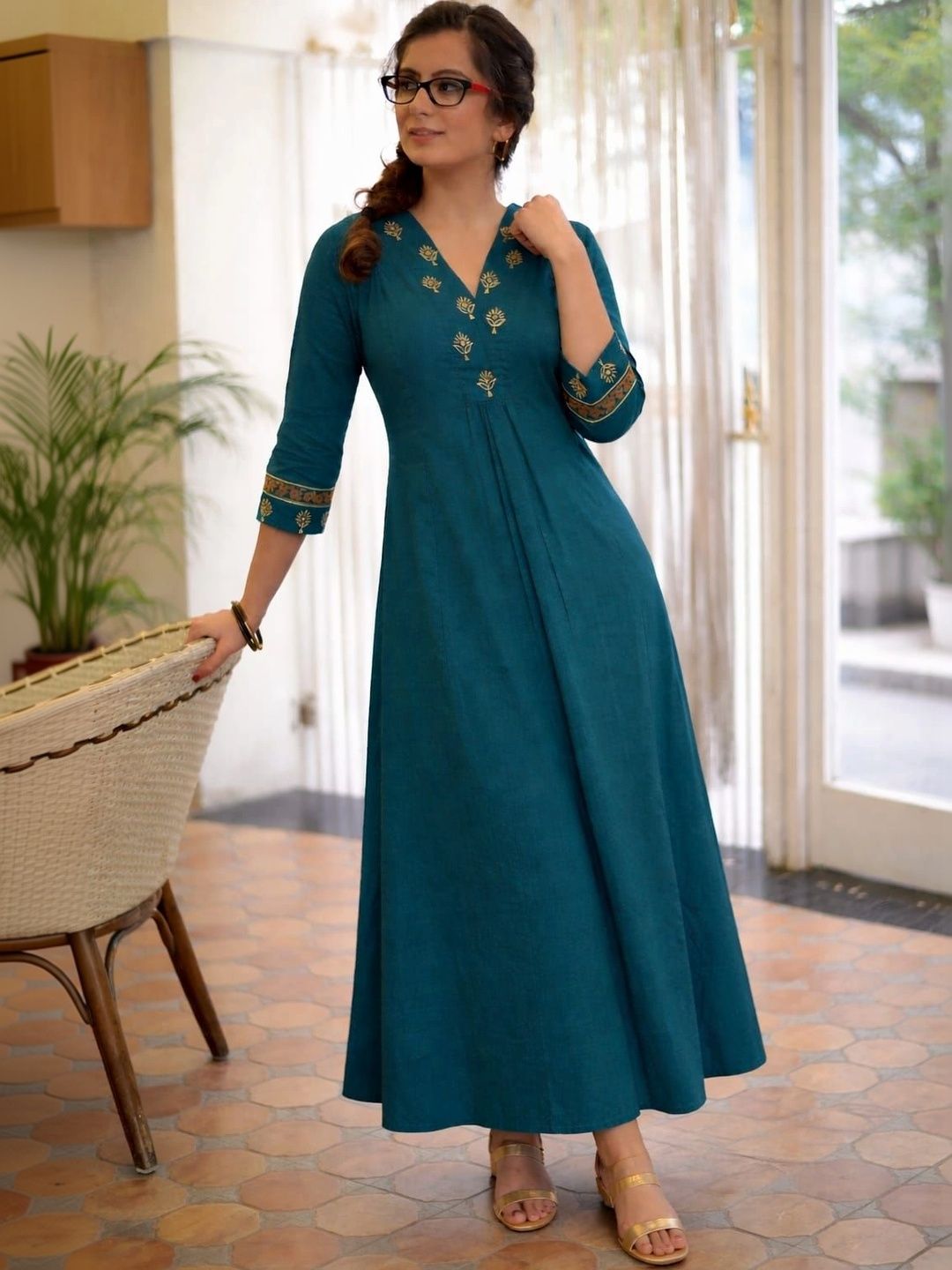 Anaya Embroidered V-Neck Kurti