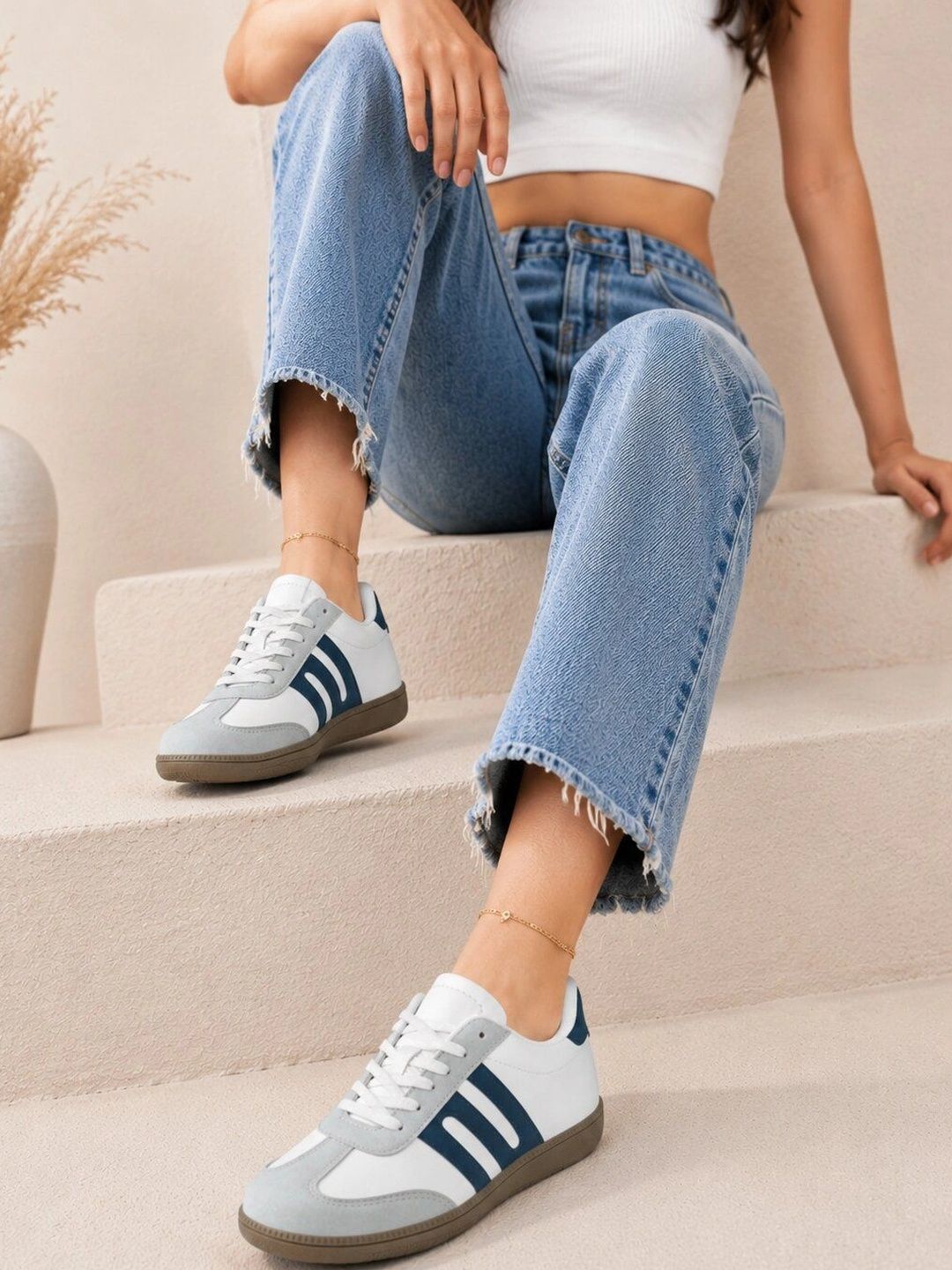 Roadster Women Colourblocked Sneakers
