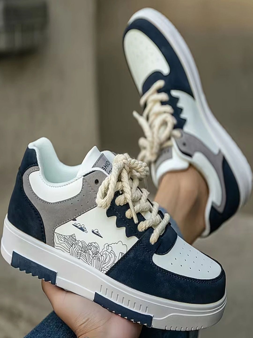 ROASTER Men Printed Sneakers