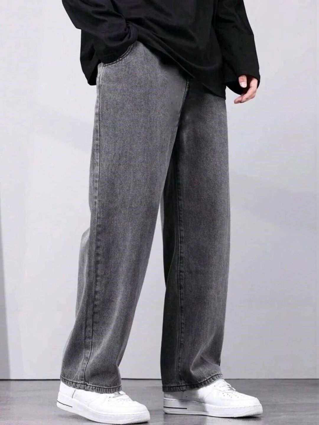 Wanted Men Straight Fit Mid-Rise Jeans