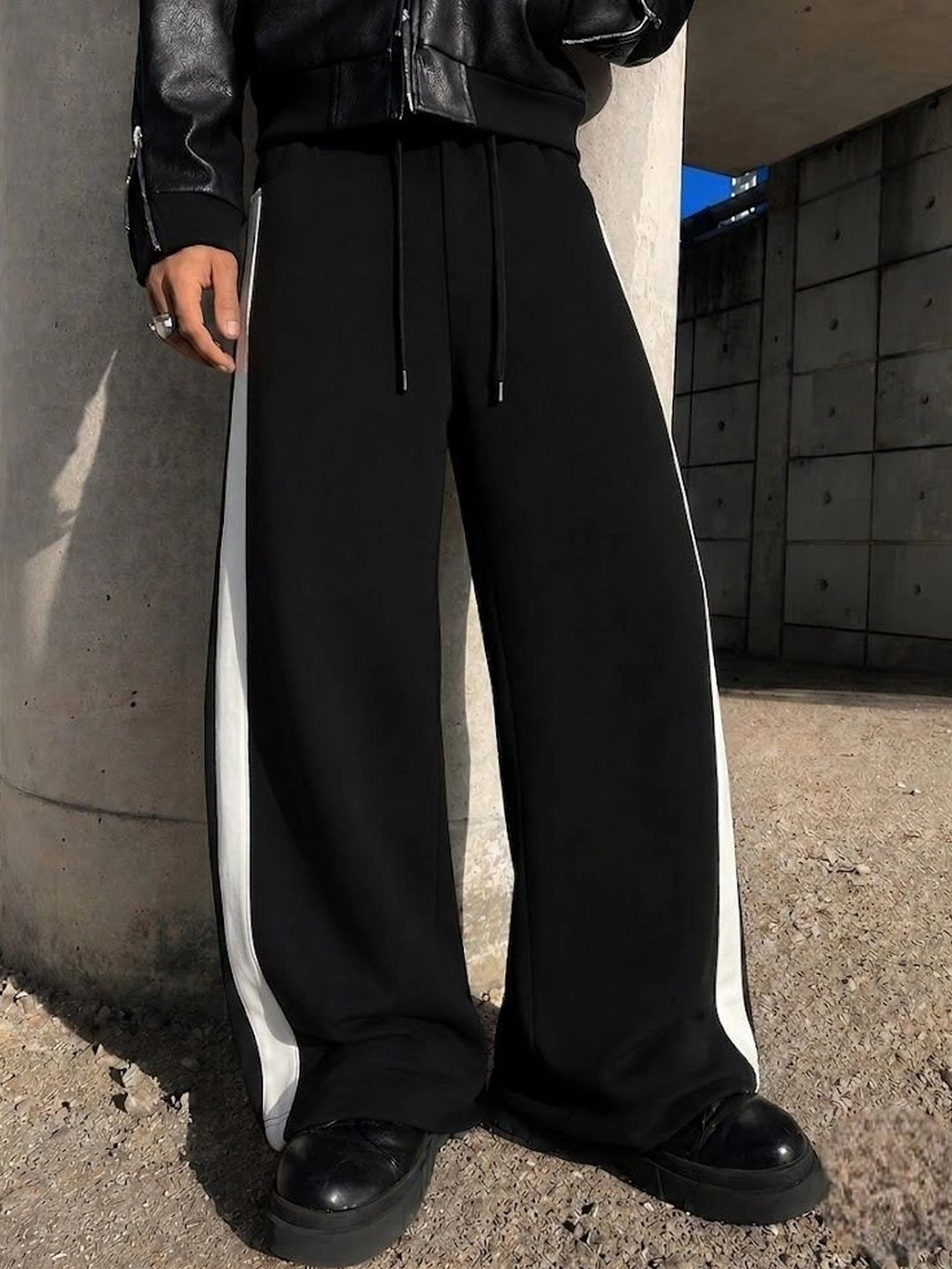 PROGENY Men Relaxed Fit Colourblocked Training Joggers