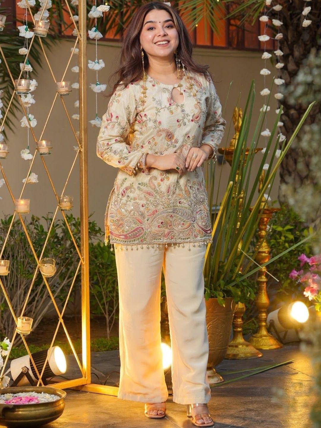 Embroidered Tunic with Trousers 4