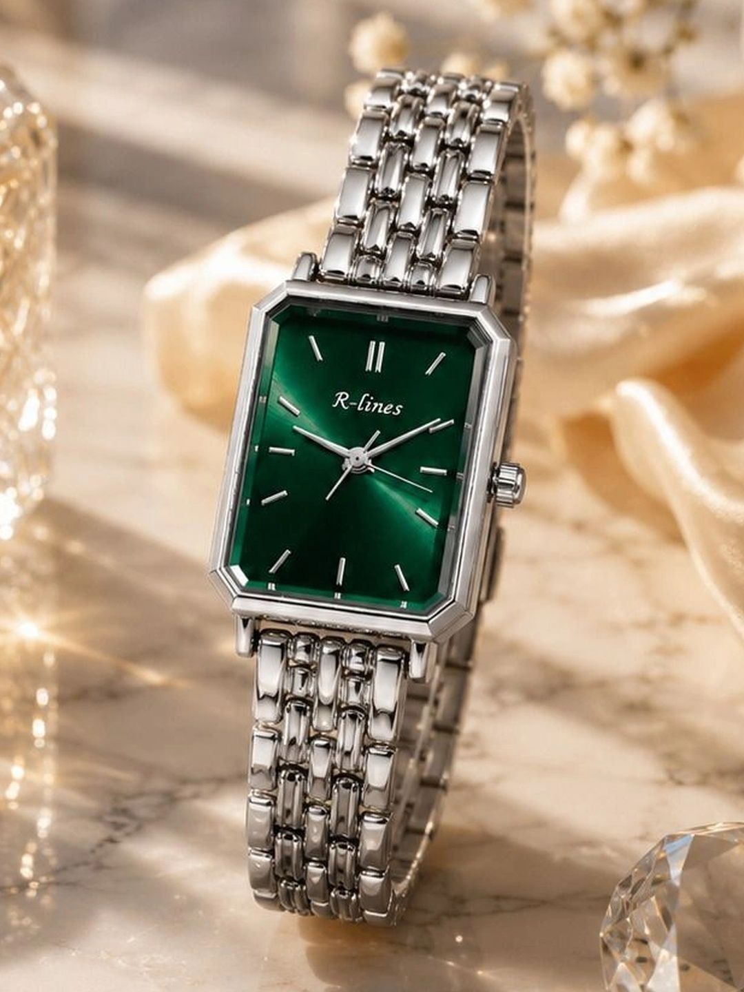 R-LINES Women Dial & Stainless Steel Bracelet Style Straps Analogue Watch CW-Siver Green 011