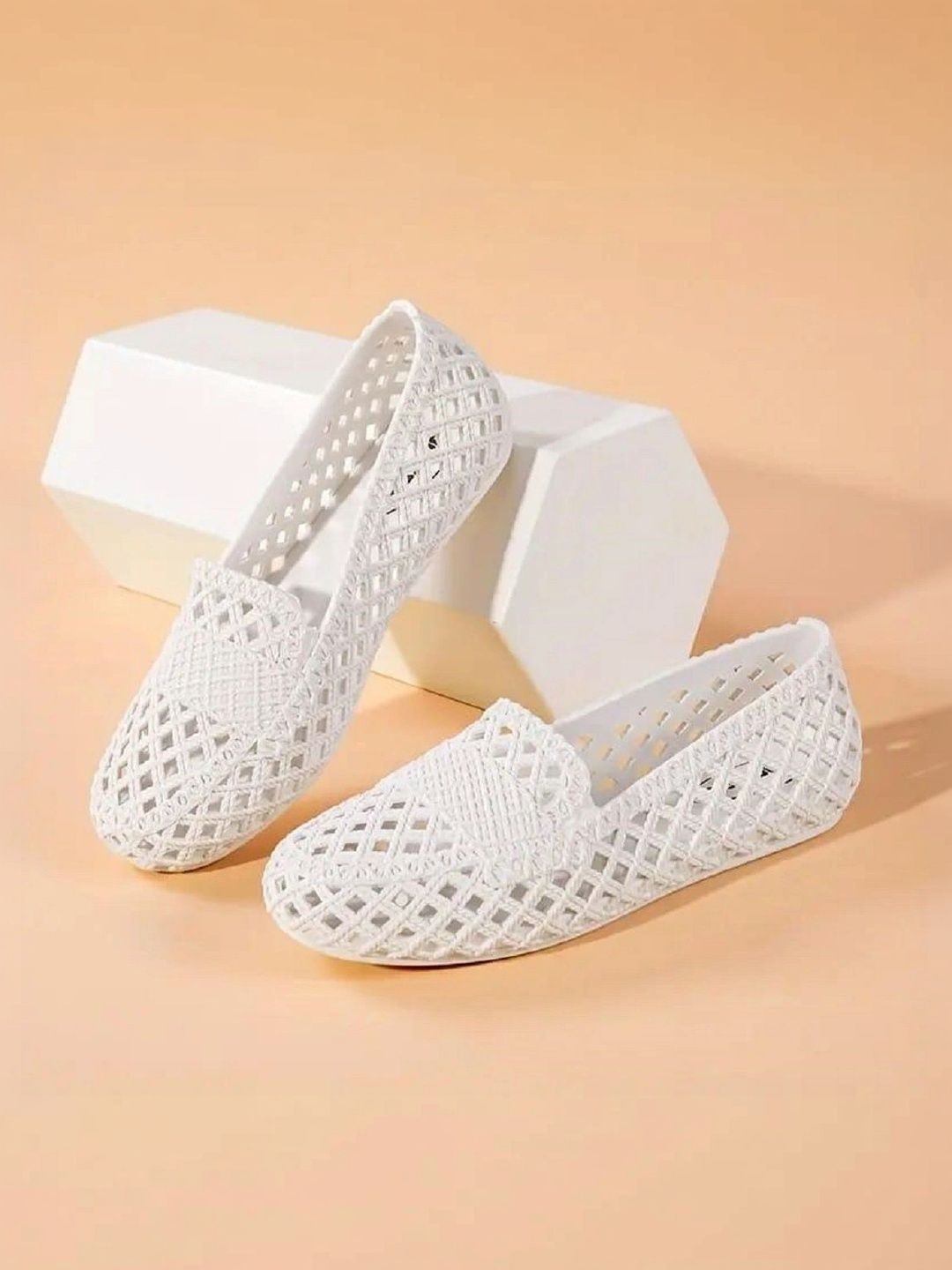 Shozie Woven Design Round Toe Slip-On Ballerinas