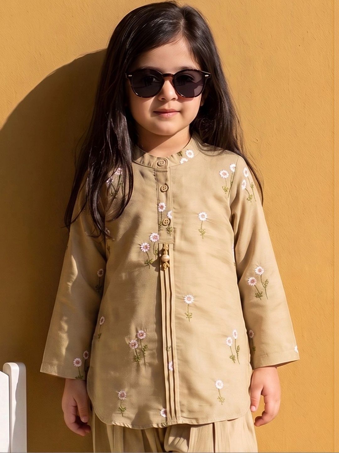 Girls Floral Embroidered Regular Thread Work Kurta with Patiala 6