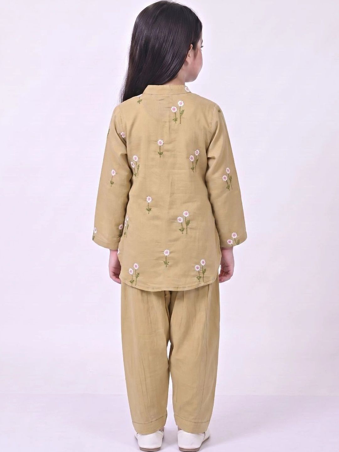 Girls Floral Embroidered Regular Thread Work Kurta with Patiala 3
