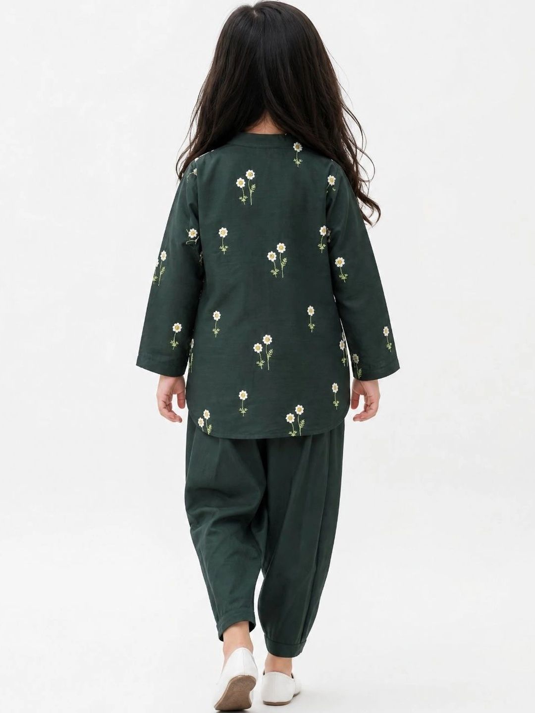 Girls Floral Embroidered Regular Thread Work Kurta with Patiala 3