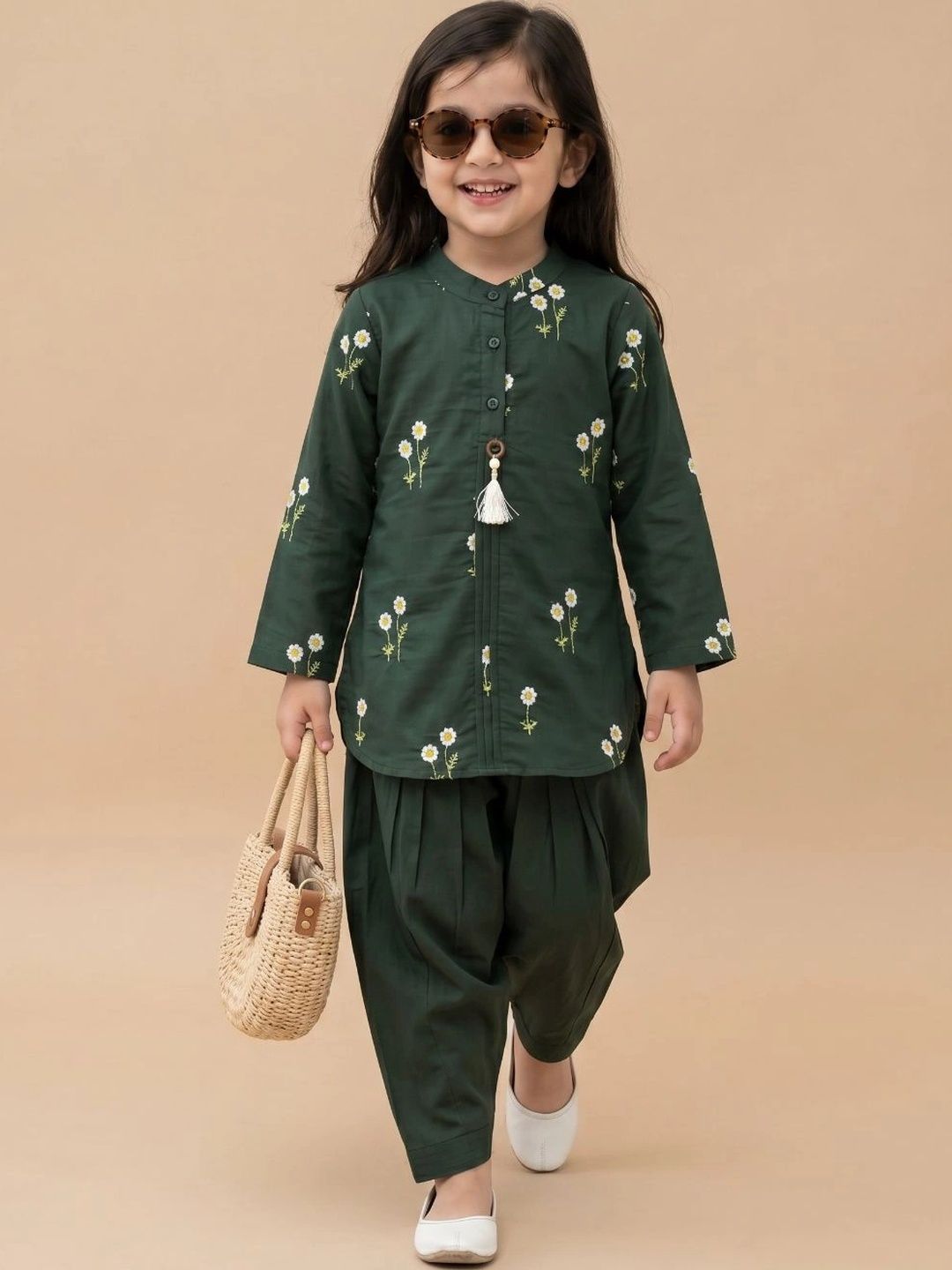 Girls Floral Embroidered Regular Thread Work Kurta with Patiala