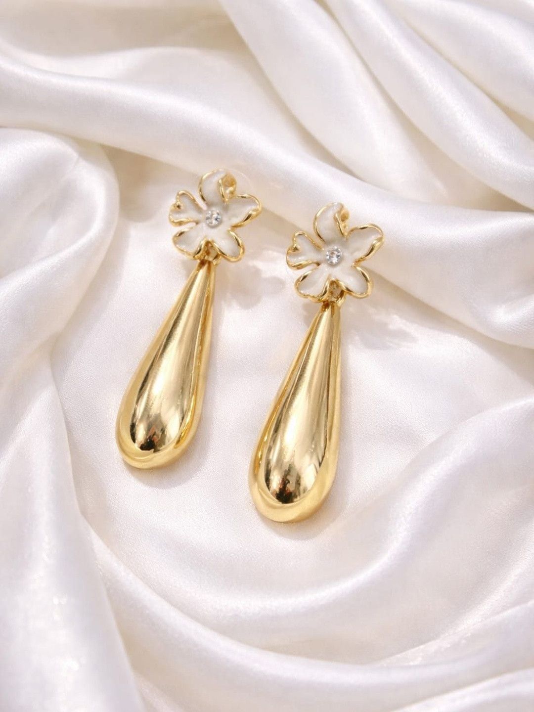 VELVET IMPERIAL Floral Drop Earrings
