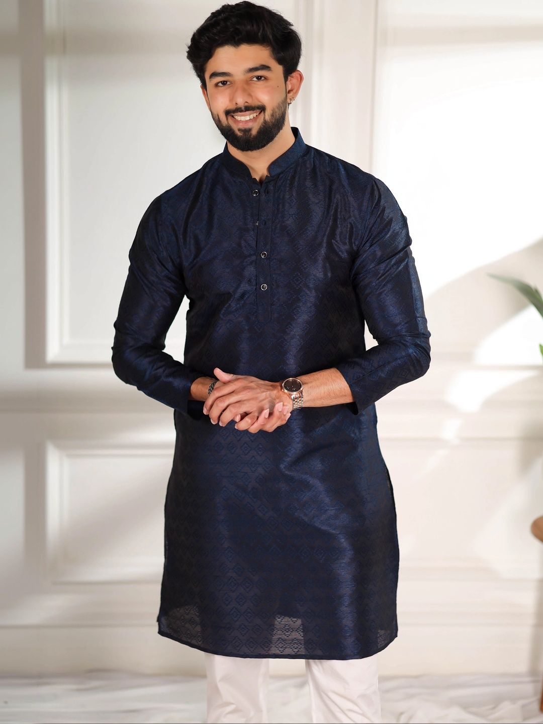 Koshin Men Ethnic Motifs Woven Design Mandarin Collar Straight Kurtas