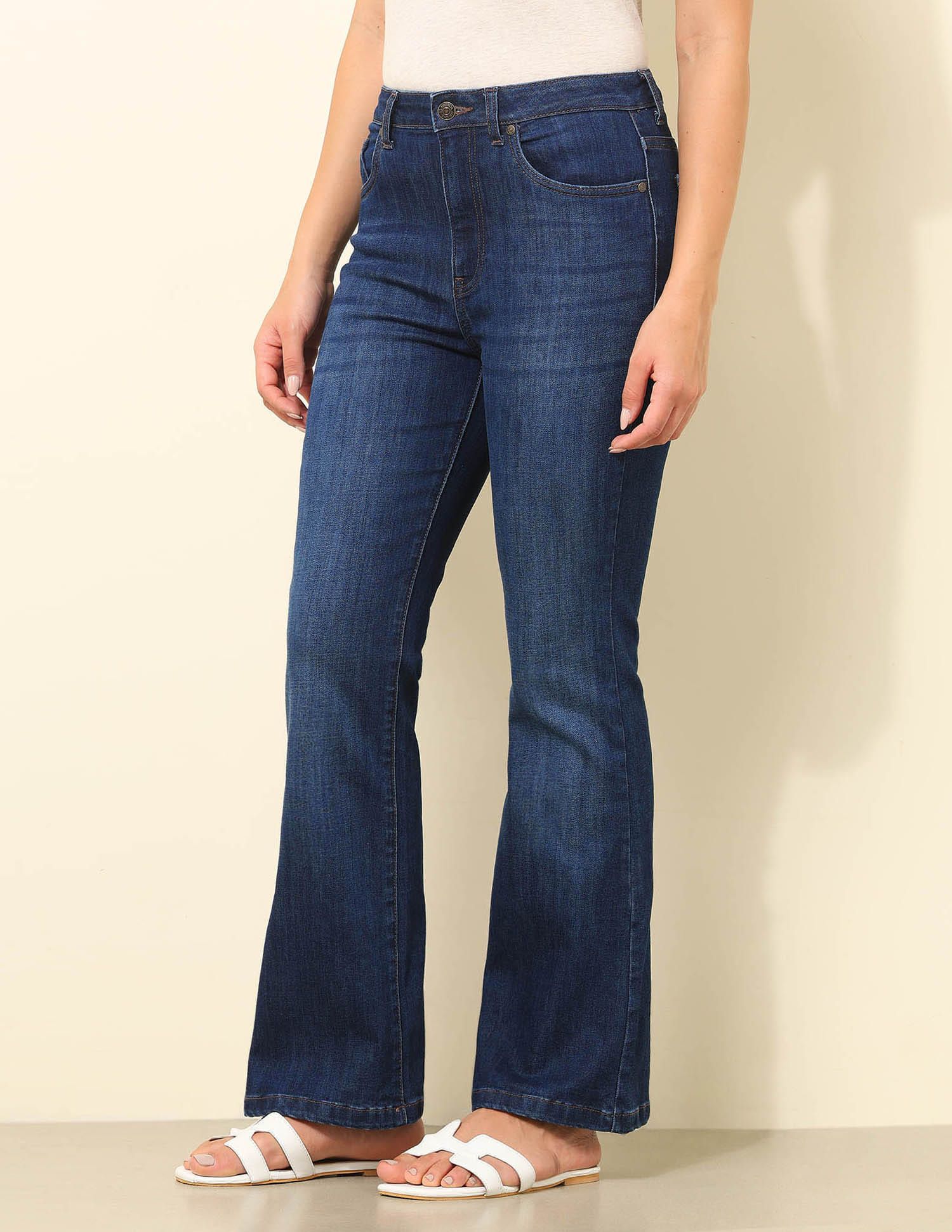Bootcut High-Rise Light Fade Stretchable Jeans 4