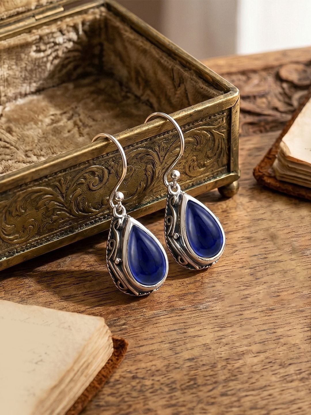 Peora Teardrop Shaped Drop Earrings