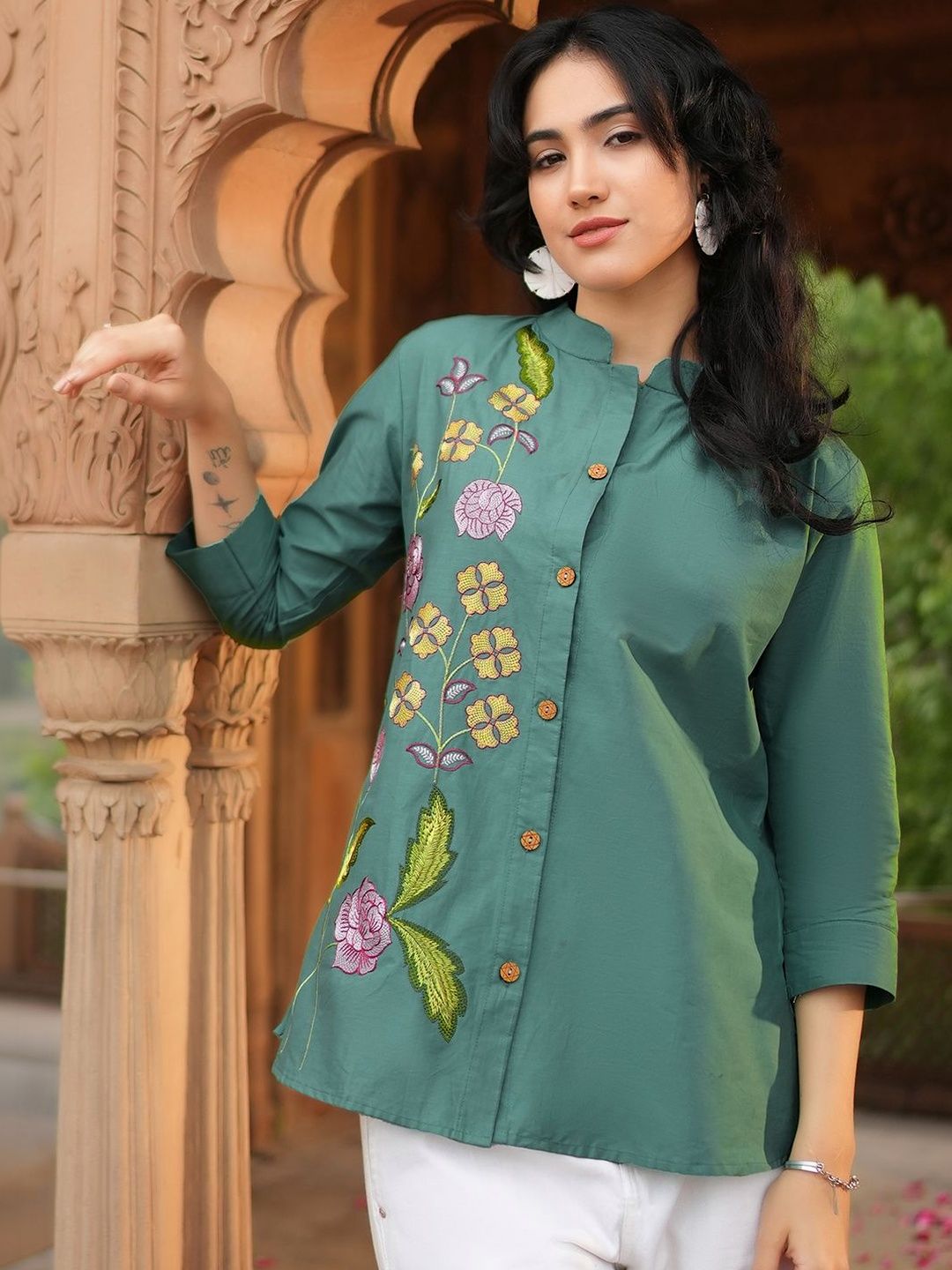Moda Rapido Floral Embroidered Mandarin Collar Top