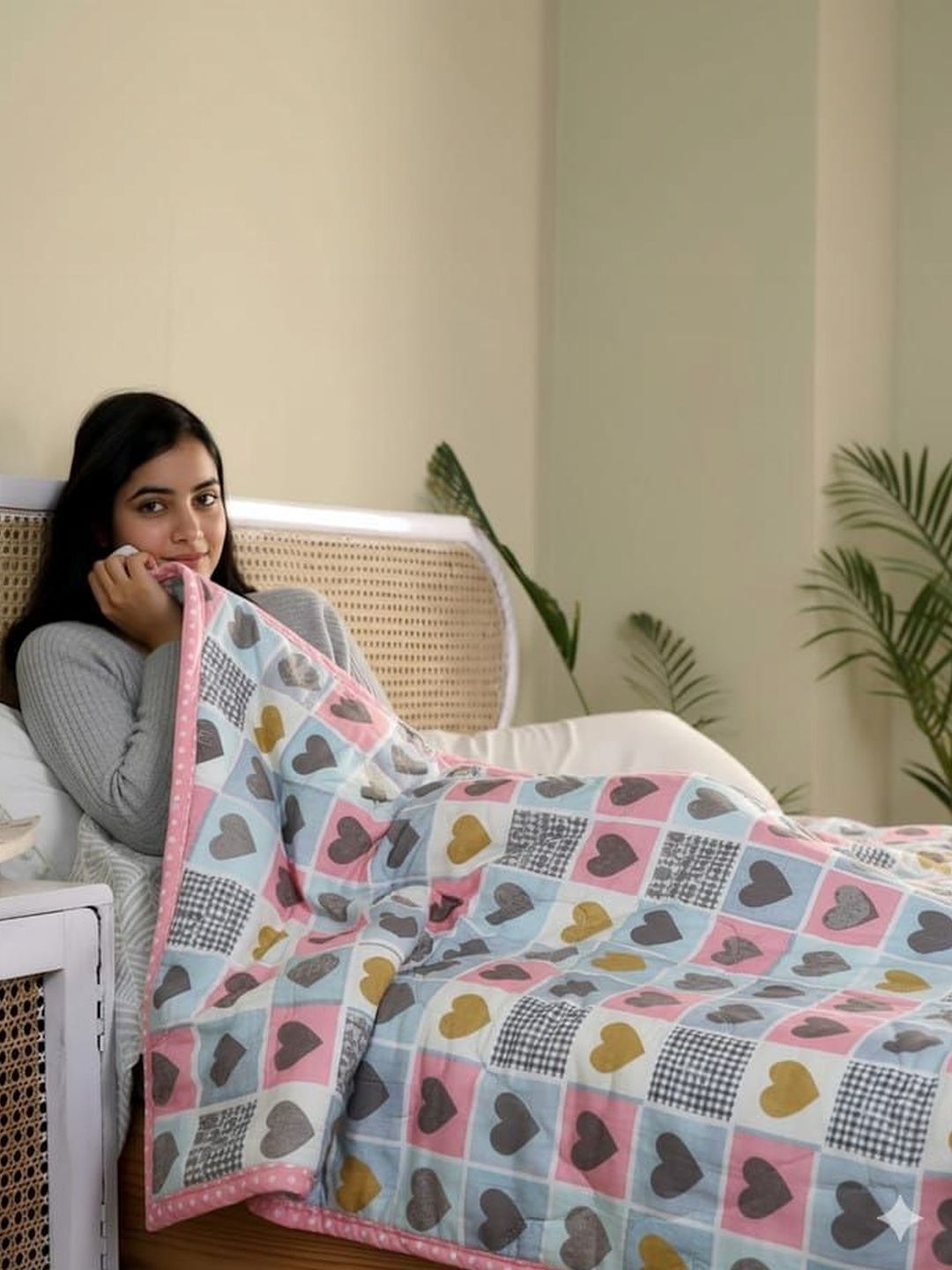 RF RELAXFEEL Red Geometric AC Room 210 GSM Dohar