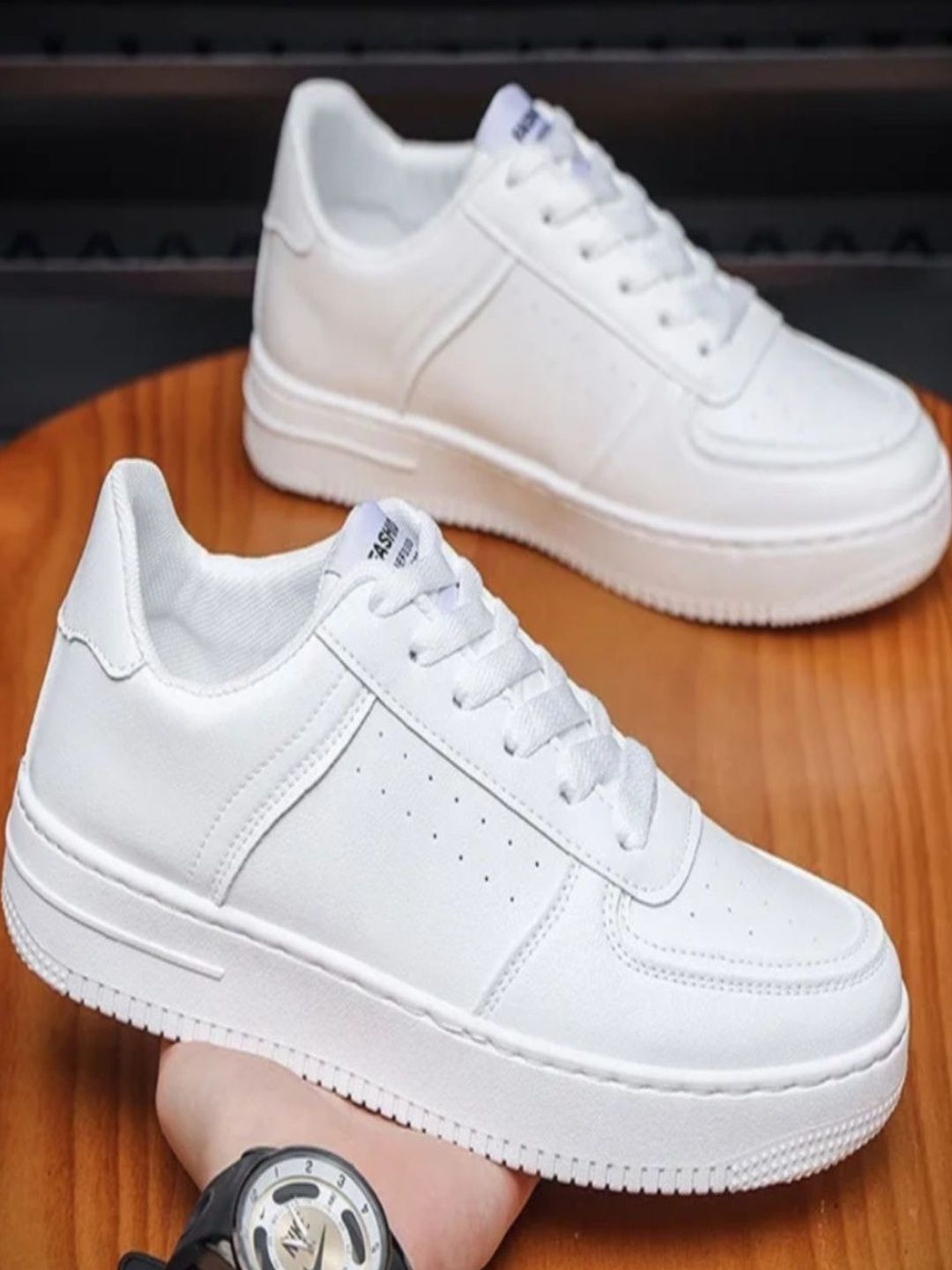 TIGONIS Men Sneakers