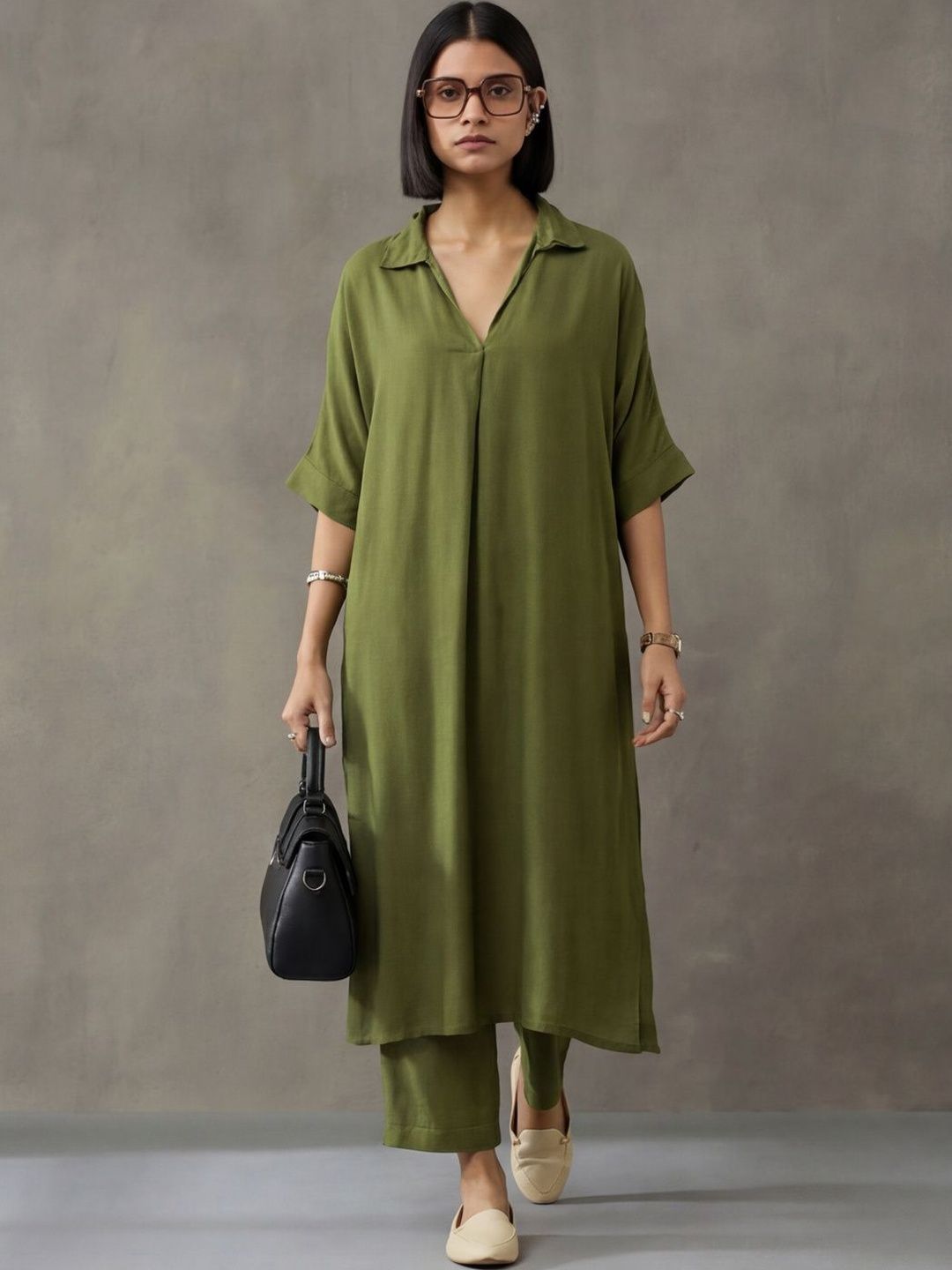 Navibhu Women Regular Kurta with Trousers
