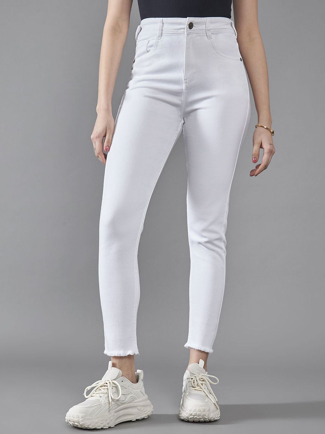 DOLCE CRUDO Women Skinny Fit High-Rise Light Fade Stretchable Jeans