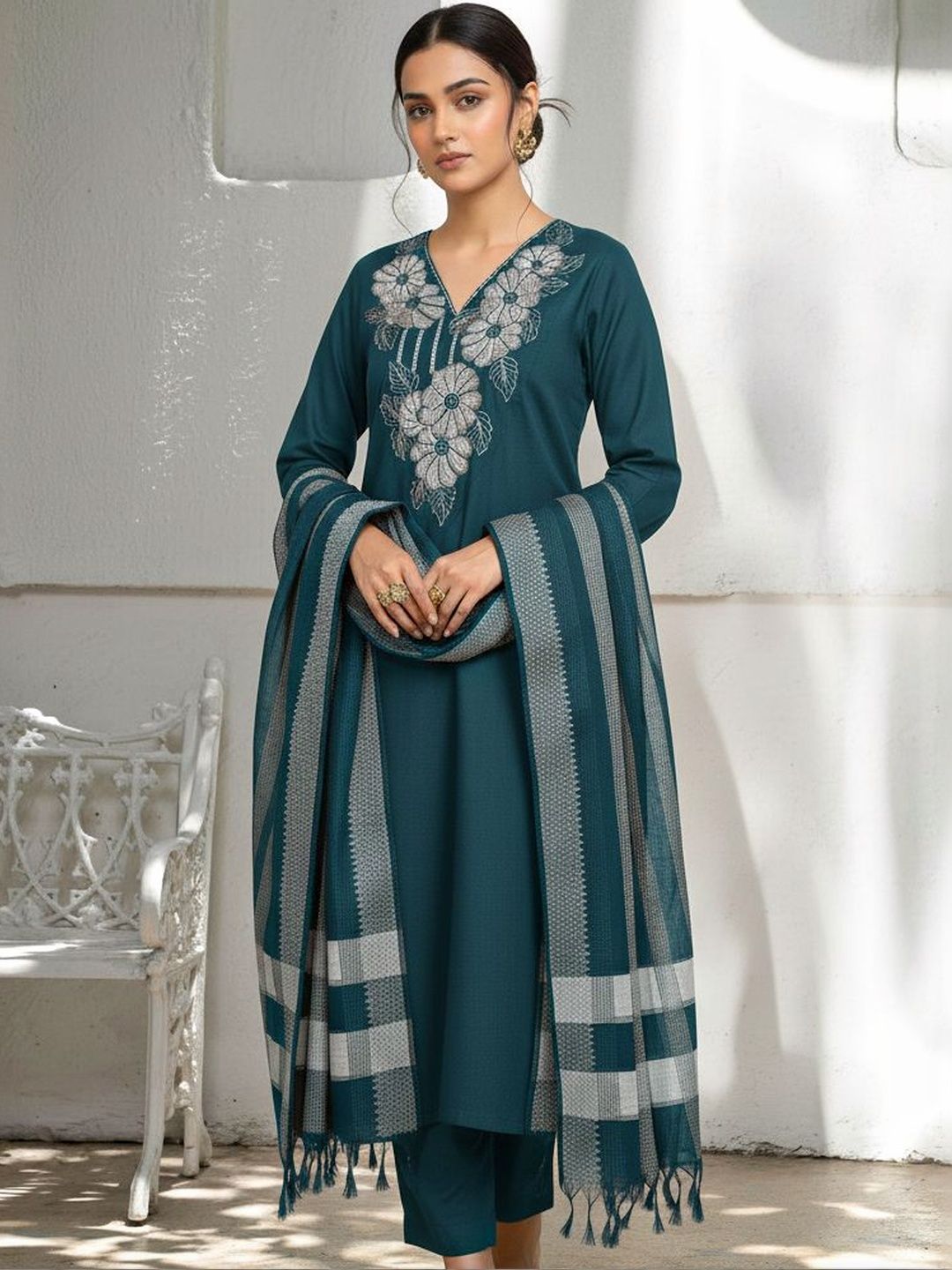 Ibrana Women Ethnic Motifs Embroidered Regular Thread Work Kurta with Trousers & With Dupatta