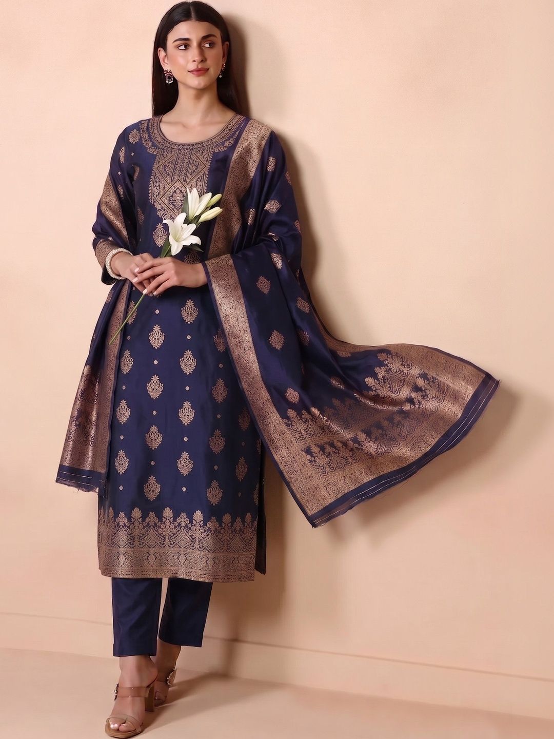 CROSET FASHION Women Ethnic Motifs Regular Pure Silk Kurta with Trousers & With Dupatta