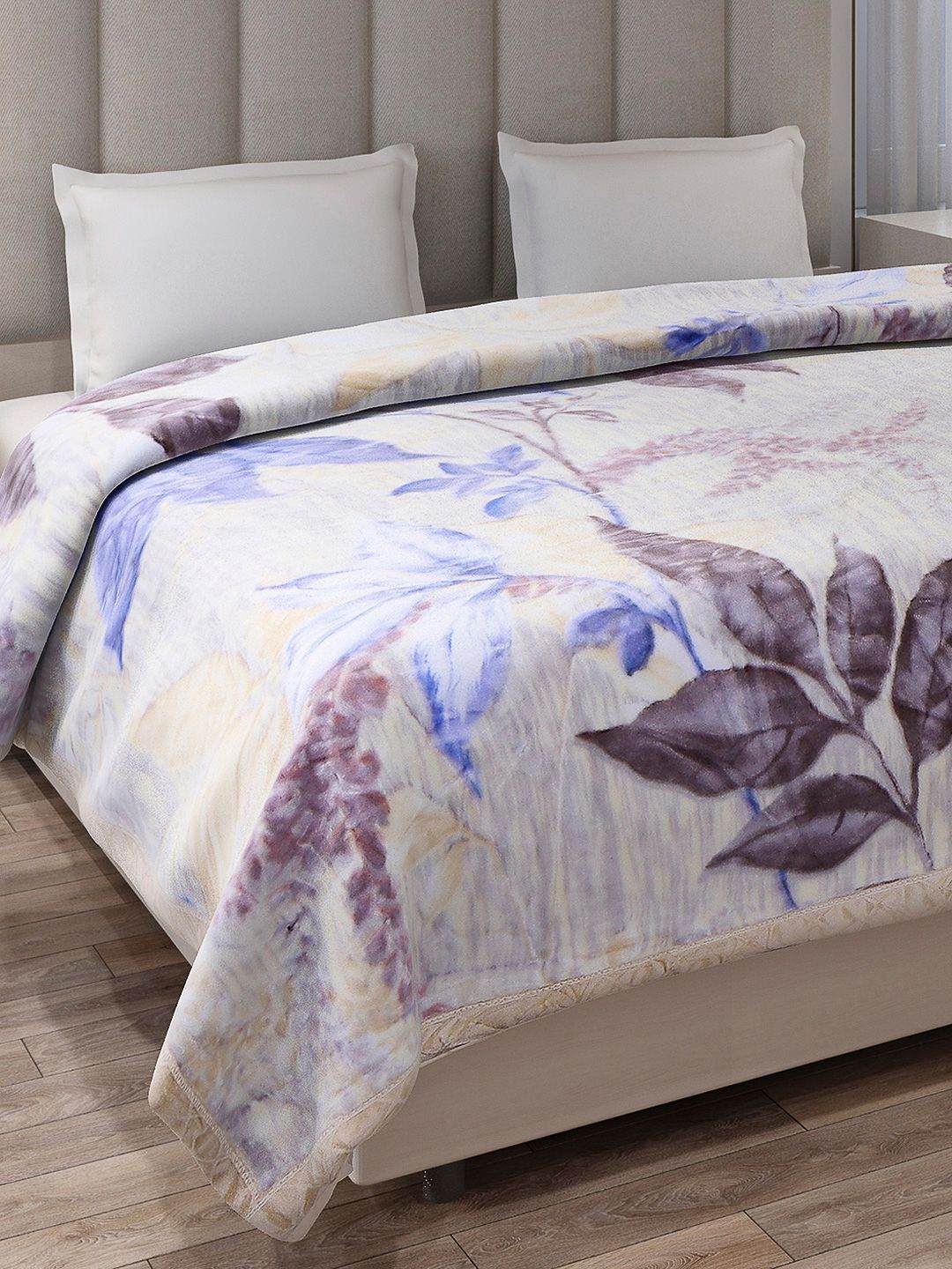 Monte Carlo Blue & Multicoloured Floral 600 GSM Blanket