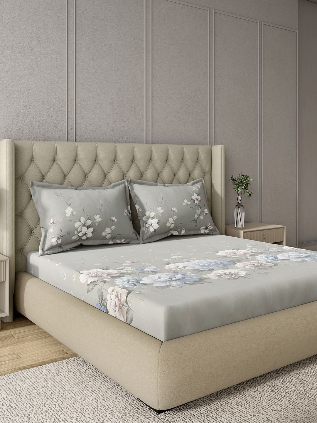GM Grey & White Floral 144 TC King Bedsheet with 2 Pillow Covers