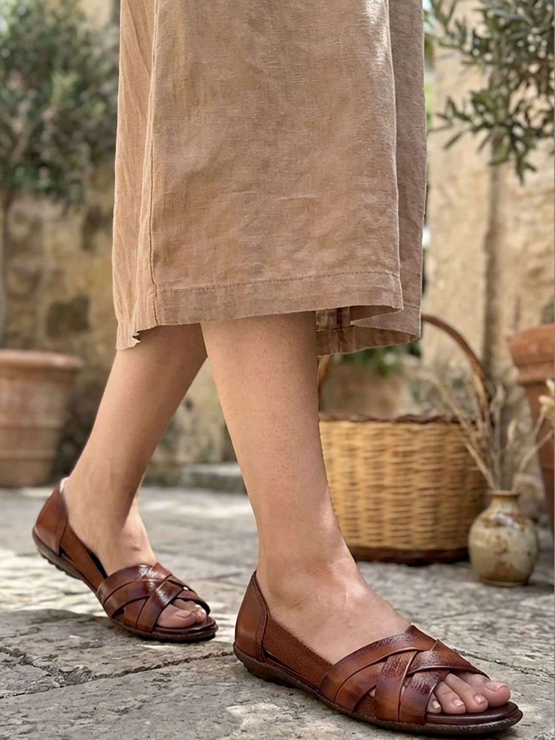 SHOEBEE Women Leather Comfort Sandals